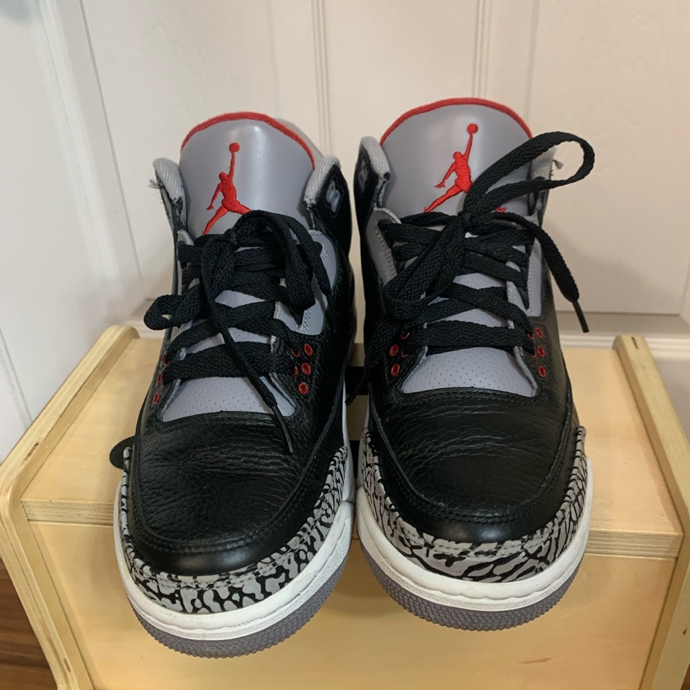 Jordan 3 black cement size 8.5